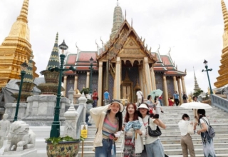 thailand welcomes chinese tourists with visa waiver here’s why