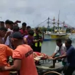 filipino fishermen killed by boat struck in south china sea