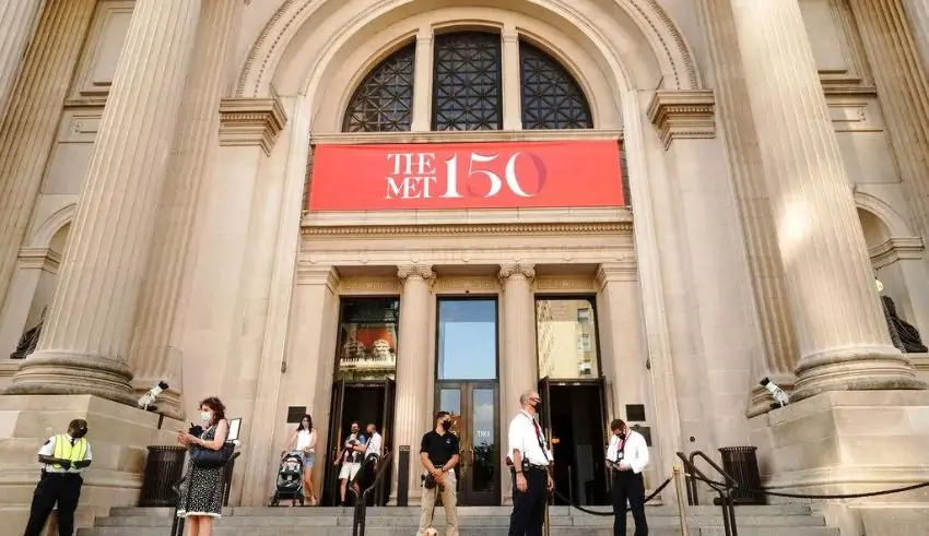 Met Museum Returns Looted Art to Cambodia and Thailand