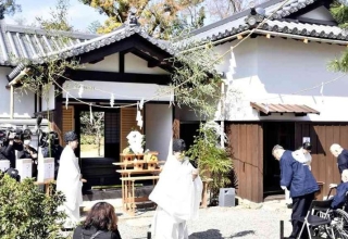 suzuki surname holders get $10,000 to move to japanese town
