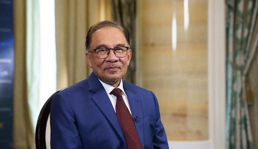 how anwar ibrahim's ruling coalition faces the pressure and competition from the green wave