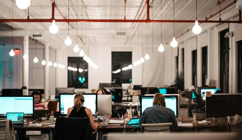 Singapore’s Progressive Work Culture: Embracing the 4-Day Work Week and WFH
