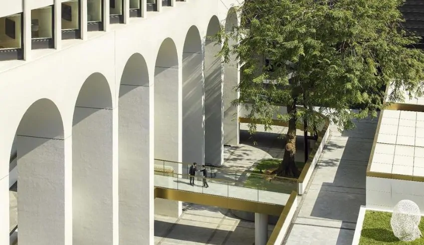 the murray from historic government building to luxurious hong kong retreat