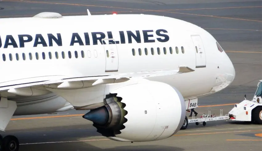 japan airlines staggering with delayed flights due to the cyber attack