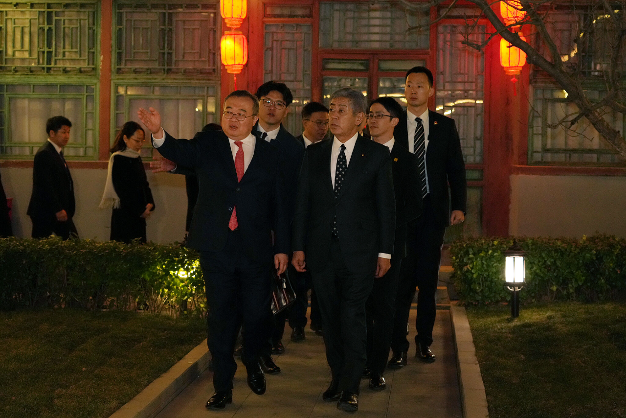 Relaxation Of Tourist Visa For Chinese Visitors: Japan Foreign Minister