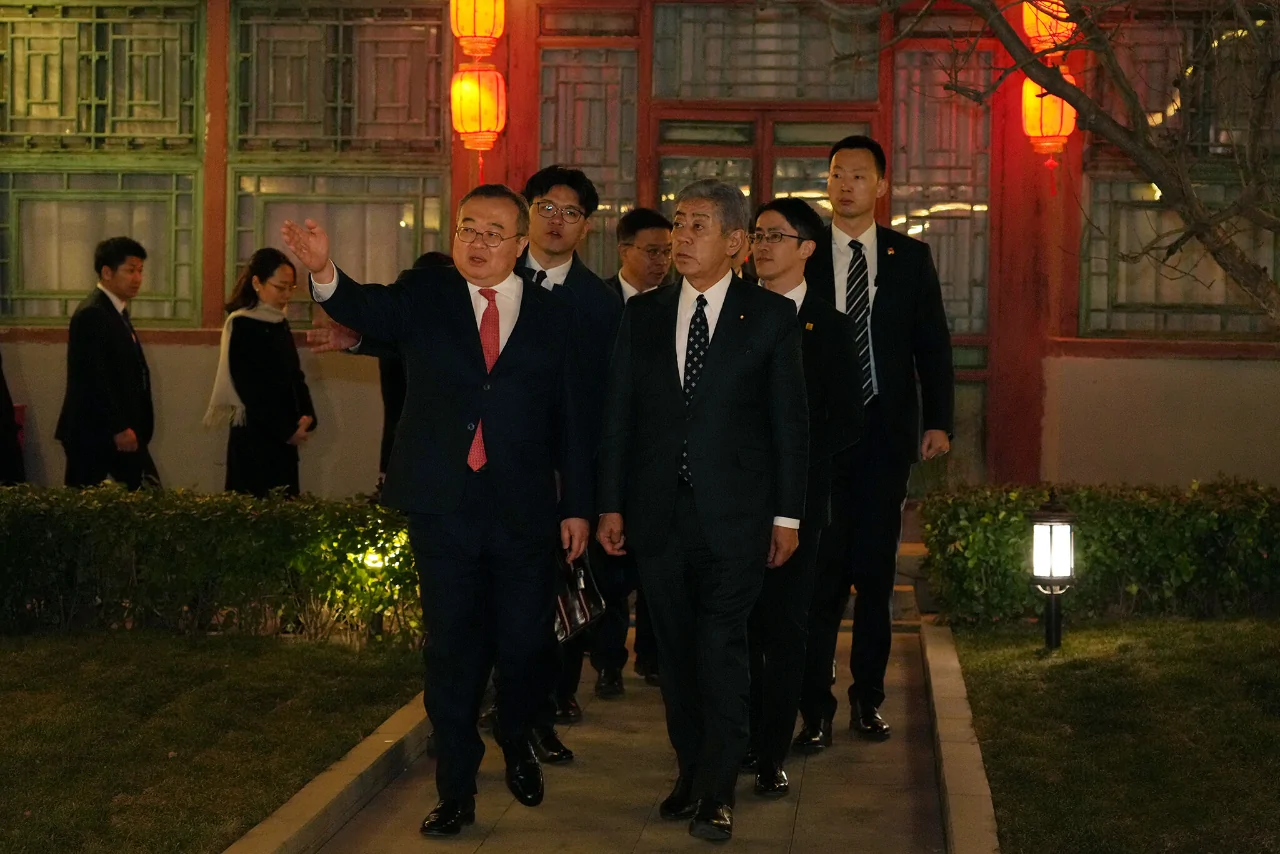 Relaxation Of Tourist Visa For Chinese Visitors: Japan Foreign Minister