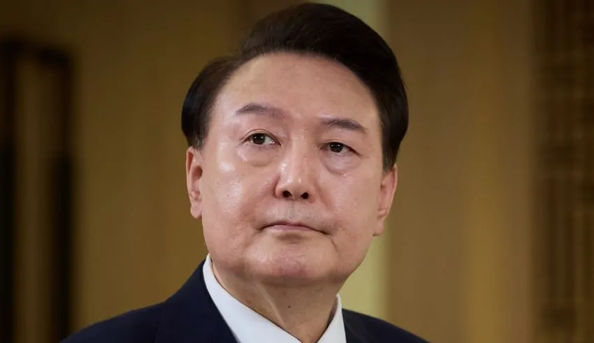 Hundreds of supporters of South Korea's imprisoned president, Yoon Suk Yeol broke into a court building early on Sunday smashing windows and breaking in.