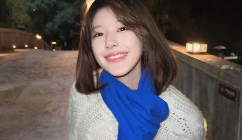 update chinese actress zhao lusi rushed to hospital as condition deteriorates