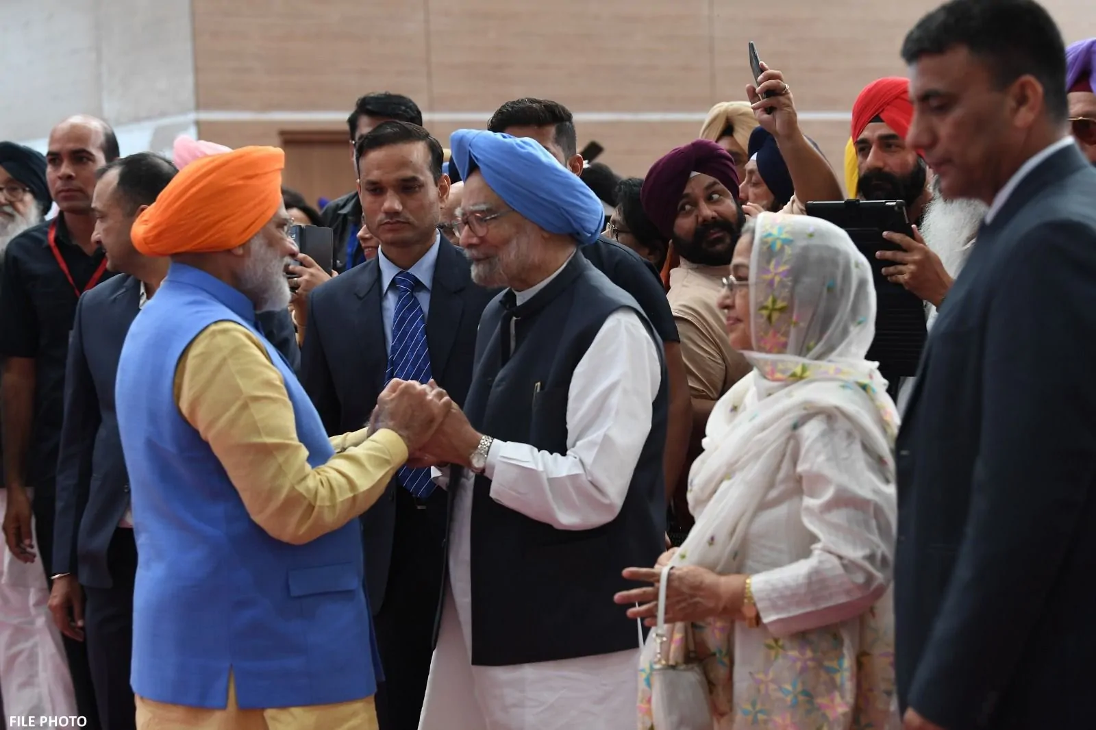 Former Indian Prime Minister Manmohan Singh dies at 92 in Delhi