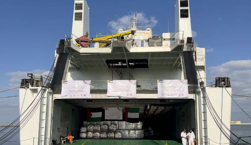 5,800 tonnes of 6th aid ship on the way to gaza from uae