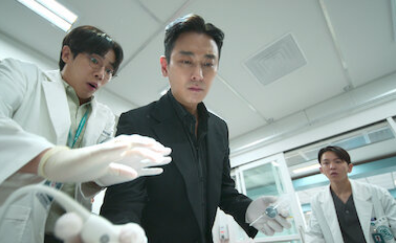 The Trauma Code: Heroes On Call isn't a regular medical K-drama