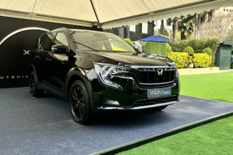 Mahindra Launches XUV700 Ebony Limited Edition