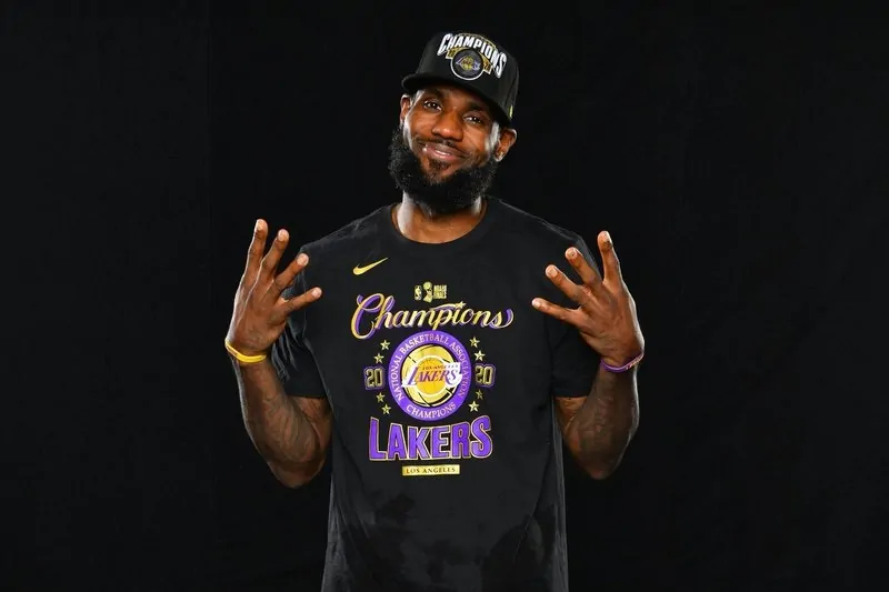 LeBron James Weighs $105M Lakers Deal During Injury and Retirement Speculation