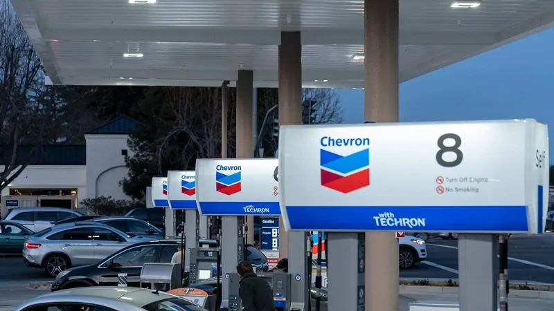 Chevron Considers Divesting Singapore Refinery Stake During Global Restructuring Drive
