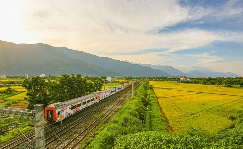 Scenic train journeys in Asia