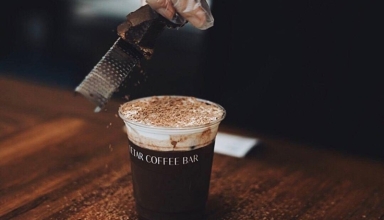 cracking chocolate lattes Bangkok